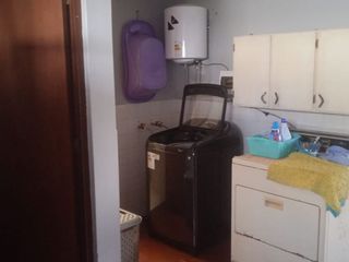 Foto 73 de VENDO EXCELENTE CASA CON CHIMENEA EN SAN BORJA CERCA A PARQUE Y AV. PARQUE SUR