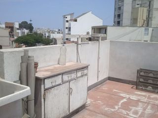 Foto 75 de VENDO EXCELENTE CASA CON CHIMENEA EN SAN BORJA CERCA A PARQUE Y AV. PARQUE SUR