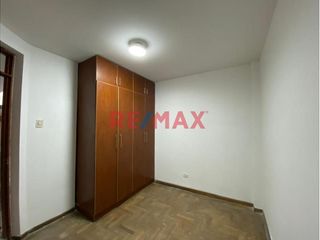 Foto 3 de 1130958 🔥🏡✨ ¡Tu Nuevo Hogar Te Espera En El Corazón De Comas! ✨🏡: Casa Multifamiliar De 3 Pisos Que Consta De 3 Departamentos Y Mini Departamento