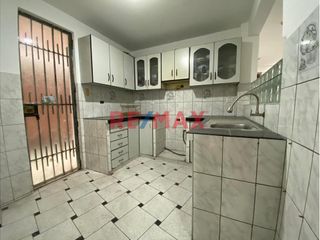 Foto 12 de 1130958 🔥🏡✨ ¡Tu Nuevo Hogar Te Espera En El Corazón De Comas! ✨🏡: Casa Multifamiliar De 3 Pisos Que Consta De 3 Departamentos Y Mini Departamento
