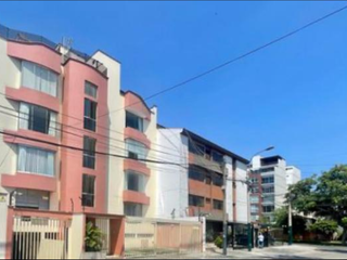 Foto 2 de Venta de Departamento en Zona Exclusiva de Surco