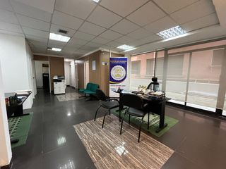 Foto 1 de Oficina de arriendo sobre la república del salvador