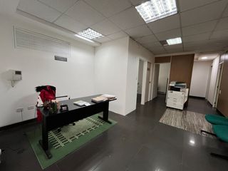 Foto 3 de Oficina de arriendo sobre la república del salvador