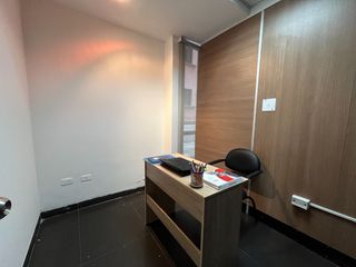 Foto 7 de Oficina de arriendo sobre la república del salvador