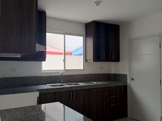 Foto 5 de Casa en Venta Daule Via Salitre Urbanización La Joya Guayaquil