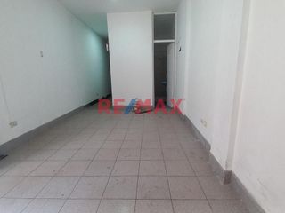Foto 5 de Amplia Casa De 2 Pisos Av. Miguel Grau Smp