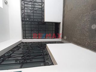 Foto 16 de Amplia Casa De 2 Pisos Av. Miguel Grau Smp