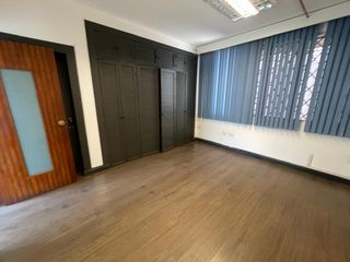 Foto 11 de CIUDADELA URDESA VENDO   PRECIOSA Y AMPLIA CASA, FULL ACABADOS IDEAL PARA OFICINAS, BODEGAS O VIVIENDA