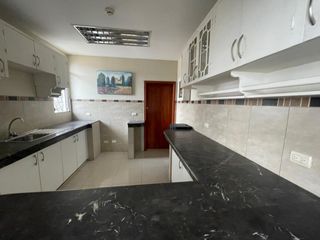 Foto 15 de CIUDADELA URDESA VENDO   PRECIOSA Y AMPLIA CASA, FULL ACABADOS IDEAL PARA OFICINAS, BODEGAS O VIVIENDA