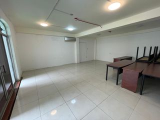 Foto 16 de CIUDADELA URDESA VENDO   PRECIOSA Y AMPLIA CASA, FULL ACABADOS IDEAL PARA OFICINAS, BODEGAS O VIVIENDA