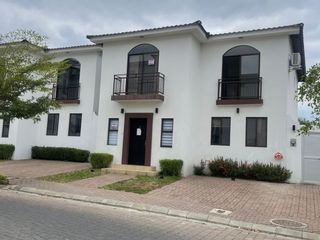 Foto 1 de Casa en alquiler y venta Urb Villas del Bosque - Via a la Costa