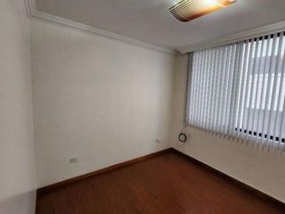 Foto 4 de Venta departamento dúplex sector Agua Clara - Quito