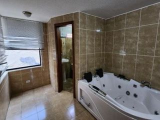 Foto 7 de Venta departamento dúplex sector Agua Clara - Quito