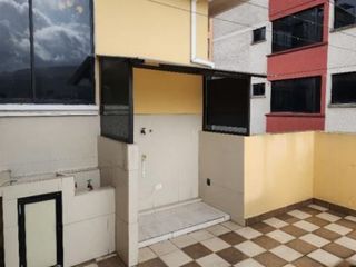 Foto 11 de Venta departamento dúplex sector Agua Clara - Quito