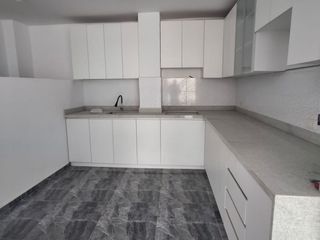 Foto 1 de Venta Amplio Departamento En Estreno - Villa Maria Del Triunfo - Piso 1