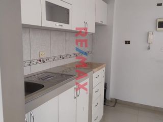 Foto 2 de Venta De Departamento Cerca Aeropuerto - Av.Tomas Valle Faucett en Callao