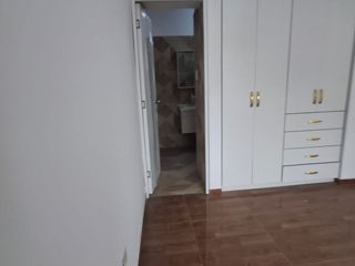 Foto 12 de Venta Amplio Departamento En Estreno - Villa Maria Del Triunfo - Piso 2