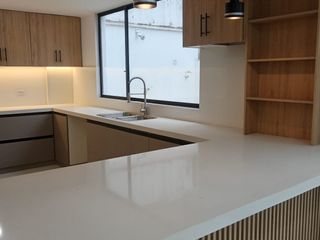 Foto 4 de DEPARTAMENTO DUPLEX - 4 DORMITORIOS CON BAÑO PRIVADO - LOMAS DE MONTESERRIN - UDLA - ECOPARK - ACADEMIA COTOPAXI