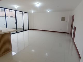 Foto 8 de DEPARTAMENTO DUPLEX - 4 DORMITORIOS CON BAÑO PRIVADO - LOMAS DE MONTESERRIN - UDLA - ECOPARK - ACADEMIA COTOPAXI