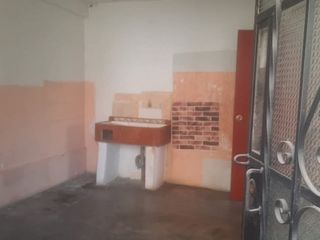 Foto 5 de VENTA DE CASA COMO TERRENO EN S.M.P