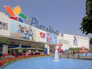 Foto 19 de Venta De Casa Multifamiliar - 3 Pisos - Urb Cayran - SMP