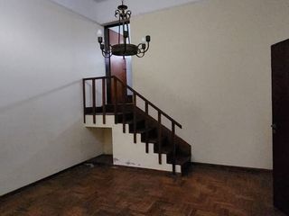 Foto 6 de Amplia Casa - Zona Parque - Calle San Lorenzo -