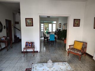 Foto 2 de VENTA CASA DOS PLANTAS-OPCION DE LOCAL COMERCIAL