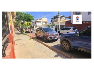 Foto 14 de Venta De Casa De 4 Pisos En Importante Zona De Talara Urb. Barrio Particular Luis Fraser 263 Talara // ID: 1133302