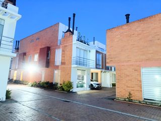 Foto 74 de ESPECTACULAR CASA ESQUINERA EN CHÍA