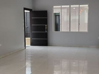 Foto 5 de SE VENDE CASA EN URB LOS GIRASOLES