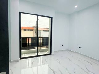 Foto 4 de CASA EN VENTA EN URBANIZACION VALLE BOMBOLI