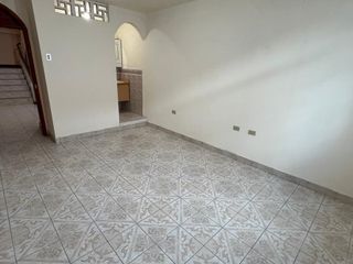 Foto 11 de casa rentera de venta en manta diagonal al coral Y/T
