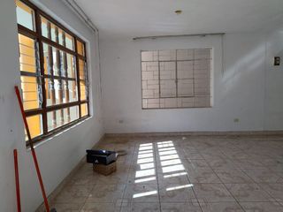 Foto 6 de AMPLIA CASA EN URB. LA NORIA-TRUJILLO