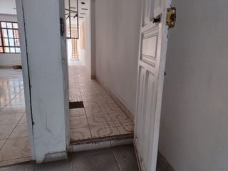 Foto 19 de AMPLIA CASA EN URB. LA NORIA-TRUJILLO