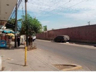 Foto 7 de Venta De Casa como Terreno En El Cercado de Lima
