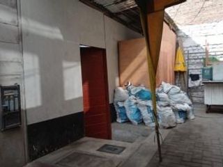 Foto 2 de Venta De Casa como Terreno En El Cercado de Lima