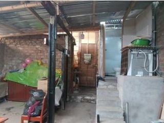Foto 1 de Venta De Casa como Terreno En El Cercado de Lima