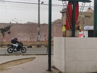 Foto 8 de Venta De Casa como Terreno En El Cercado de Lima