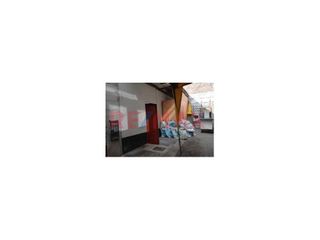 Foto 11 de Venta De Casa como Terreno En El Cercado de Lima
