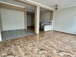 Foto 5 de Tarapoto es el centro, ok. ¿Pero has visto cómo crece La Banda de Shilcayo? Esta casa de 3 pisos en La Banda de Shilcayo te ofrece 'otra perspectiva'.