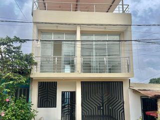Foto 1 de Tarapoto es el centro, ok. ¿Pero has visto cómo crece La Banda de Shilcayo? Esta casa de 3 pisos en La Banda de Shilcayo te ofrece 'otra perspectiva'.