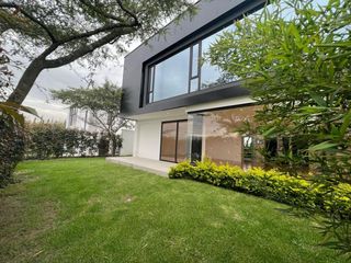 Foto 3 de CASA EN VENTA EN SECTOR TANDA NAYÓN DE 4 DORMITORIOS QUITO ECUADOR