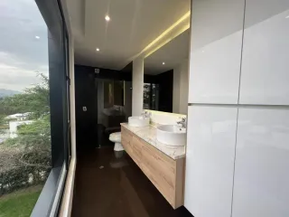 Foto 18 de CASA EN VENTA EN SECTOR TANDA NAYÓN DE 4 DORMITORIOS QUITO ECUADOR