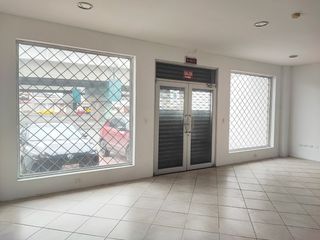 Foto 2 de Alquiler Local Comercial en La Alborada - Ave. Orellana - Norte Guayaquil - L32