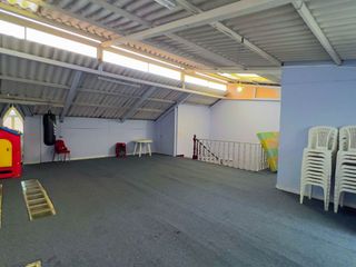 Foto 14 de Venta de casa en Cuenca – 330m², 4 habitaciones, cerca de comercios y tranvía