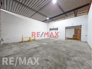 Foto 2 de Alquilo Almacen Industrial En Bocanegra 1,000 M2