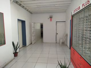 Foto 2 de VENTA DE CASA - LOCAL COMERCIAL EN CHOSICA