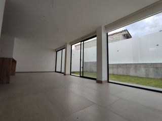 Foto 5 de CASA DE VENTA EN TUMBACO DE 3 DORMITORIOS QUITO ECUADOR