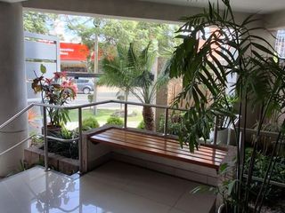 Foto 4 de Luminoso departamento de 3 dormitorios en Miraflores - venta