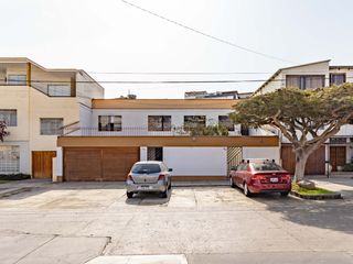 Foto 1 de Terreno de 525 m² con Doble Frente en Magdalena – Límite con San Isidro